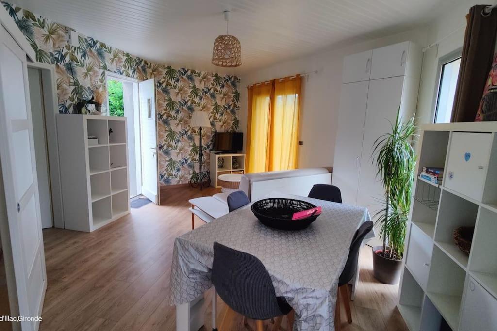Avec Jardin A Jean D'illac Appartement